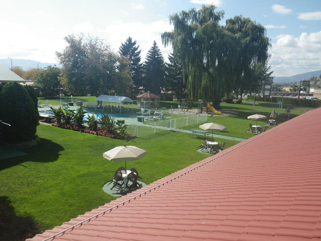 Okanagan Seasons Resort Kelowna Exterior photo