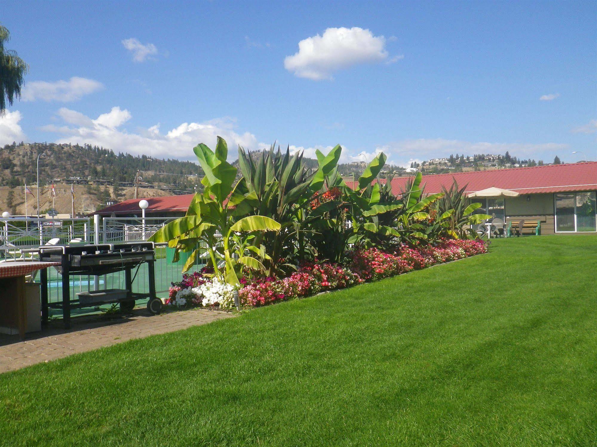 Okanagan Seasons Resort Kelowna Exterior photo